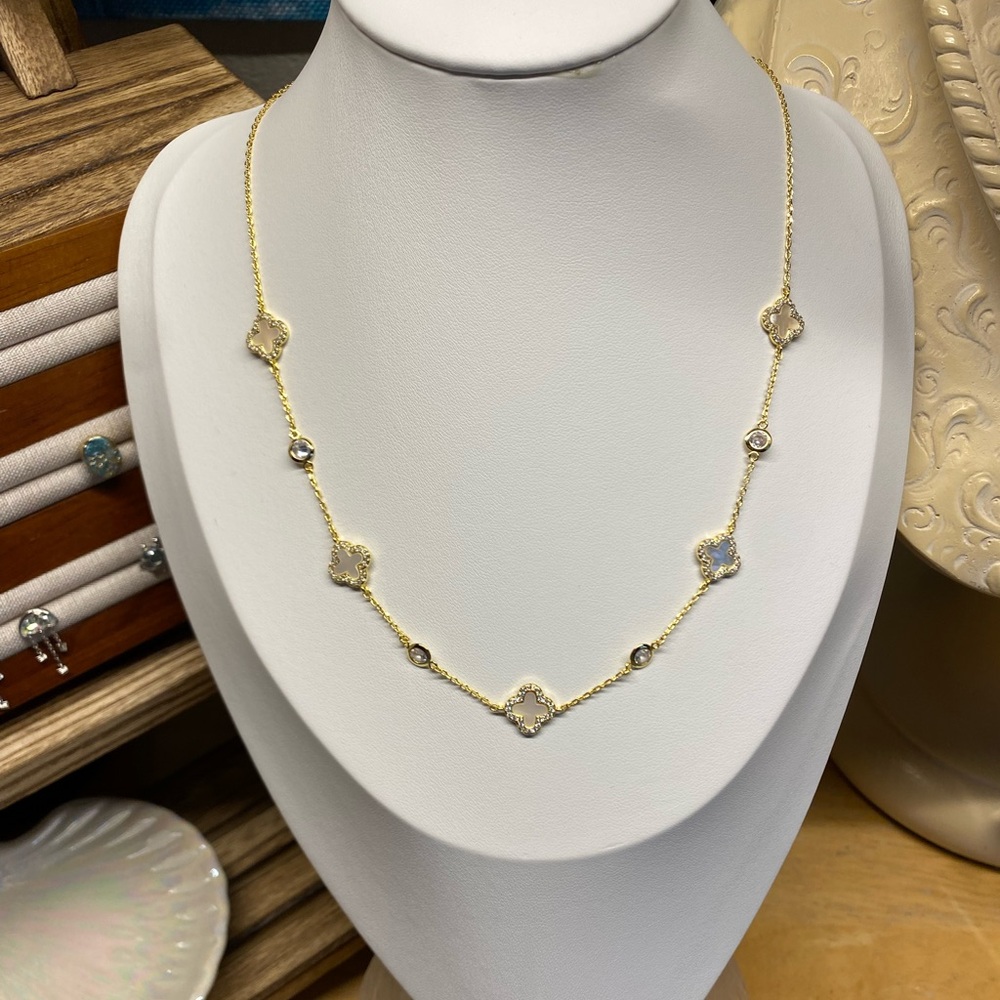M108 Real MOP Shell Clover Dainty Delicate Necklace with Crystals Sun Mermaid